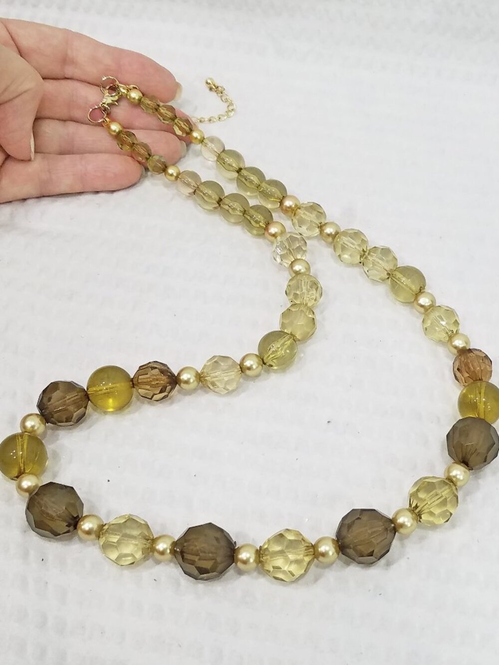 Vintage Bead Necklace in Shades of Olive Moss Khaki Green Acrylic & Gold Tone
